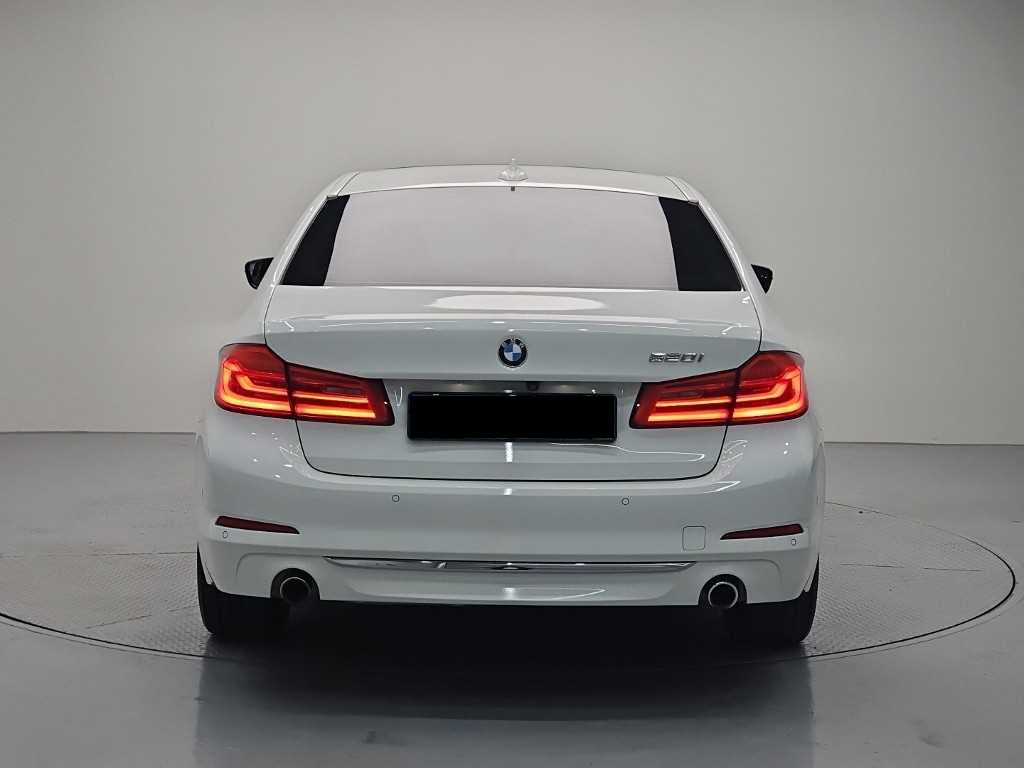 BMW 5-Series — photo 03