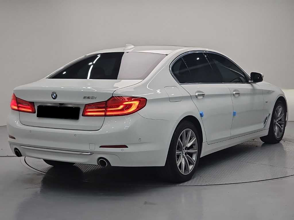 BMW 5-Series — photo 04