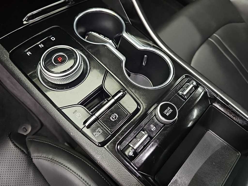 Kia K5 — photo 08