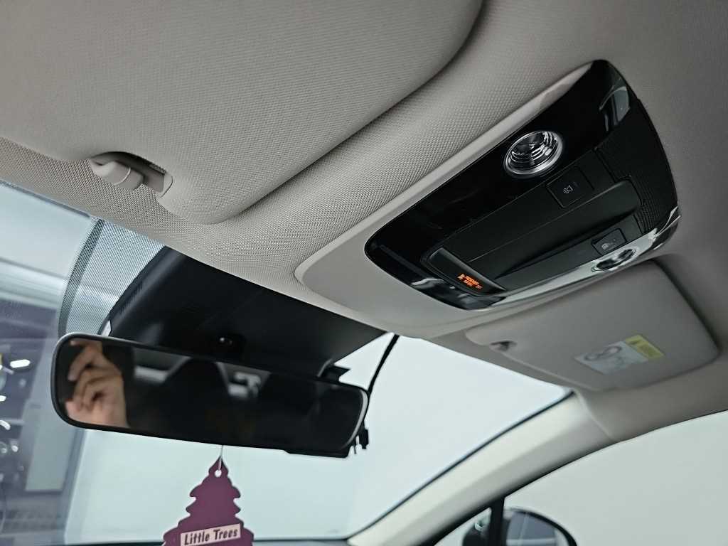 Kia K5 — photo 14