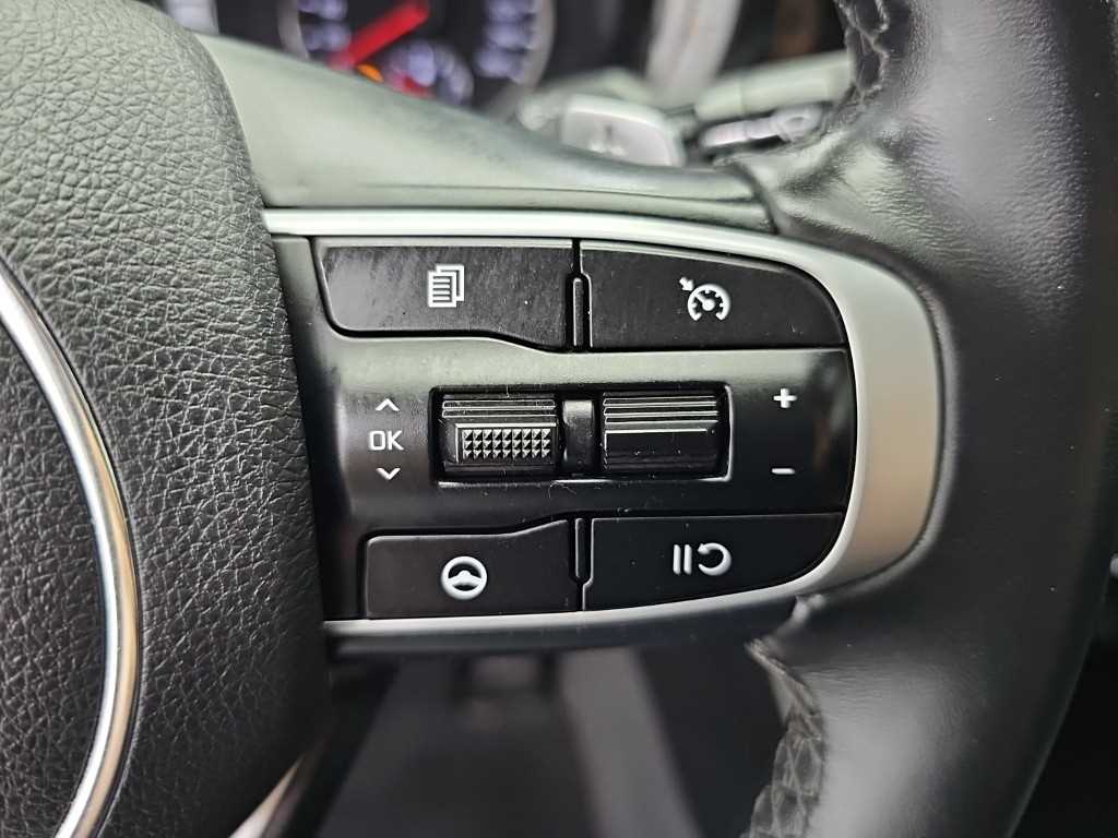 Kia K5 — photo 15