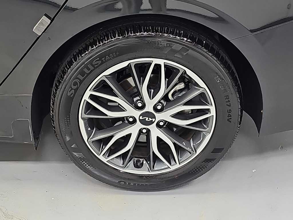 Kia K5 — photo 20