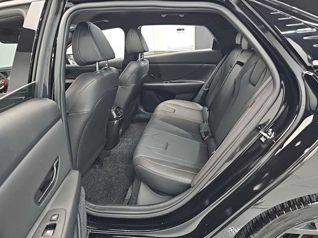 Hyundai Avante — photo 12