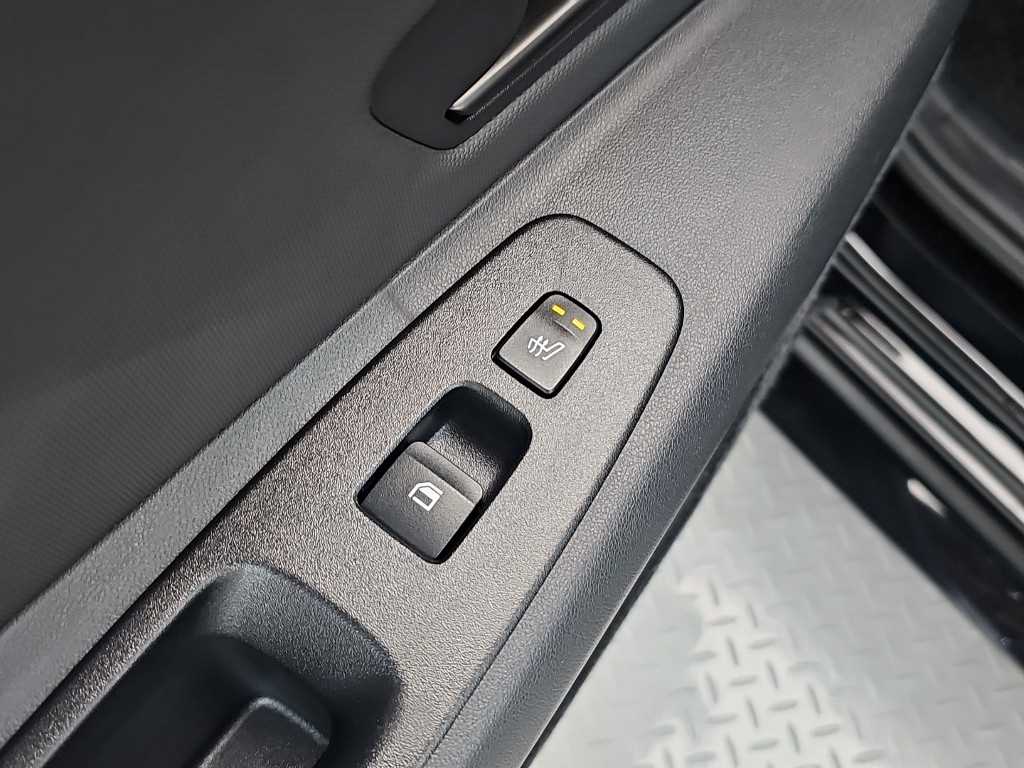Hyundai Avante — photo 13