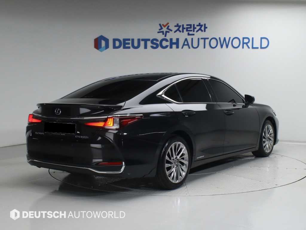Lexus ES — photo 02