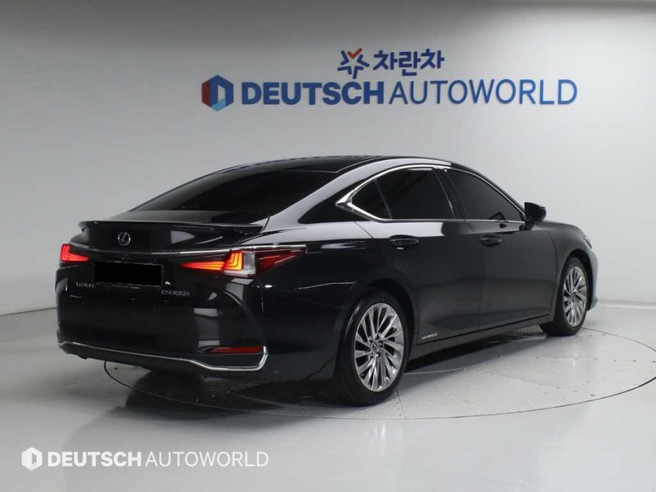 Lexus ES — photo 02