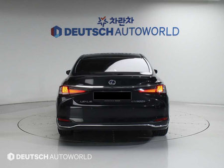 Lexus ES — photo 04