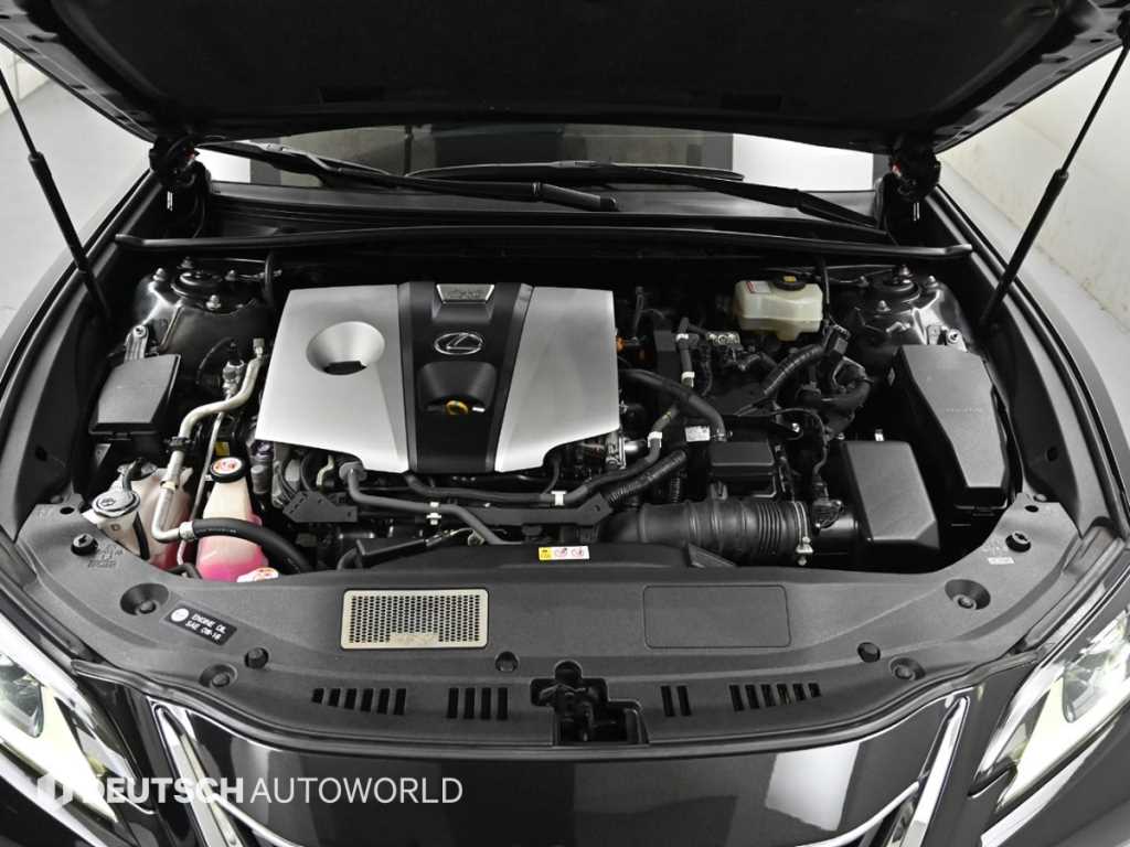 Lexus ES — photo 06