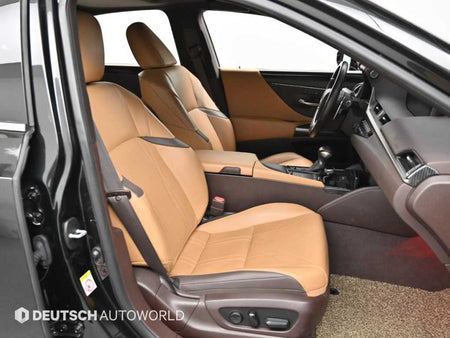 Lexus ES — photo 10