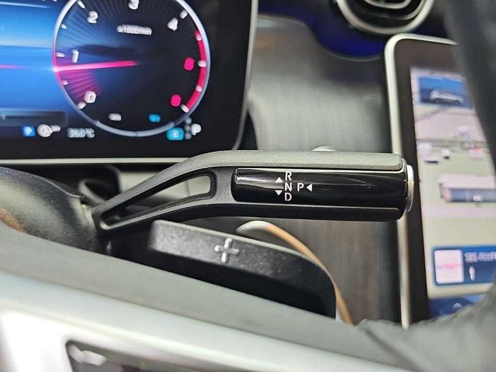 Mercedes-Benz GLC-Class — photo 08