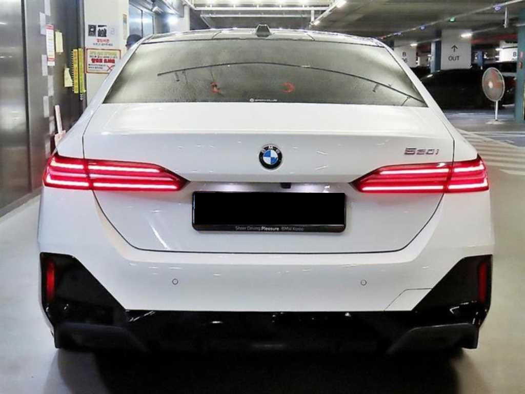 BMW 5-Series — photo 05