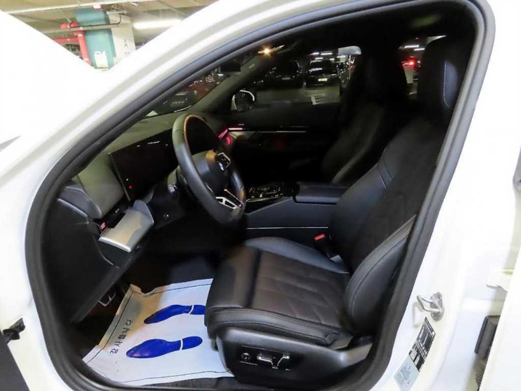 BMW 5-Series — photo 06