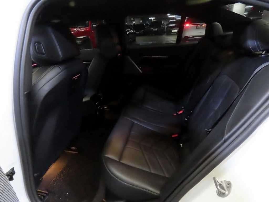 BMW 5-Series — photo 07