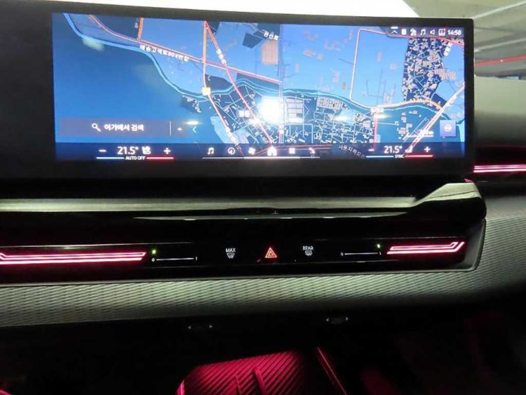 BMW 5-Series — photo 11