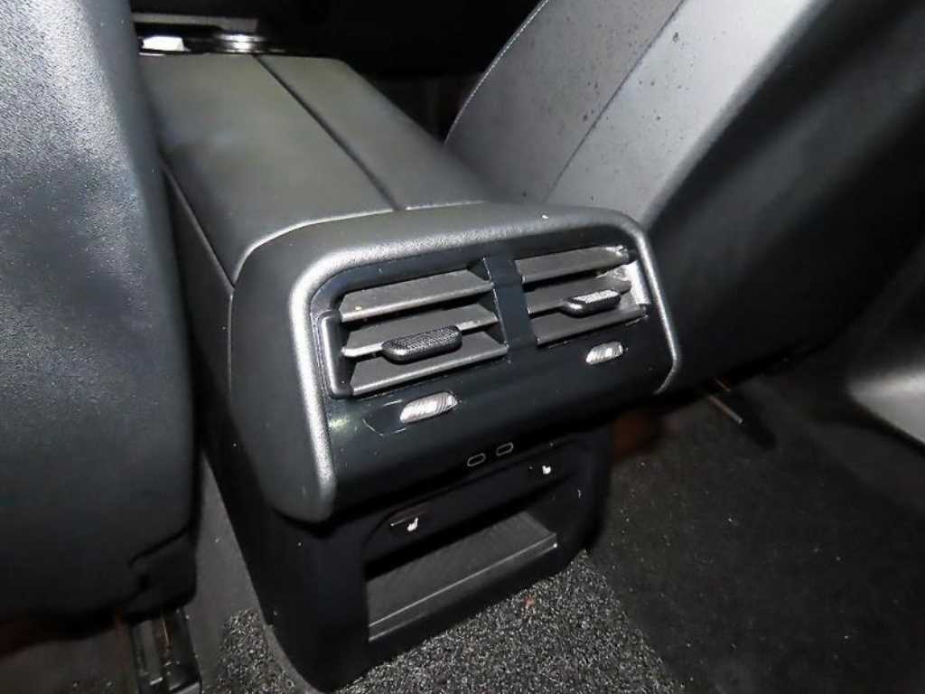 BMW 5-Series — photo 15