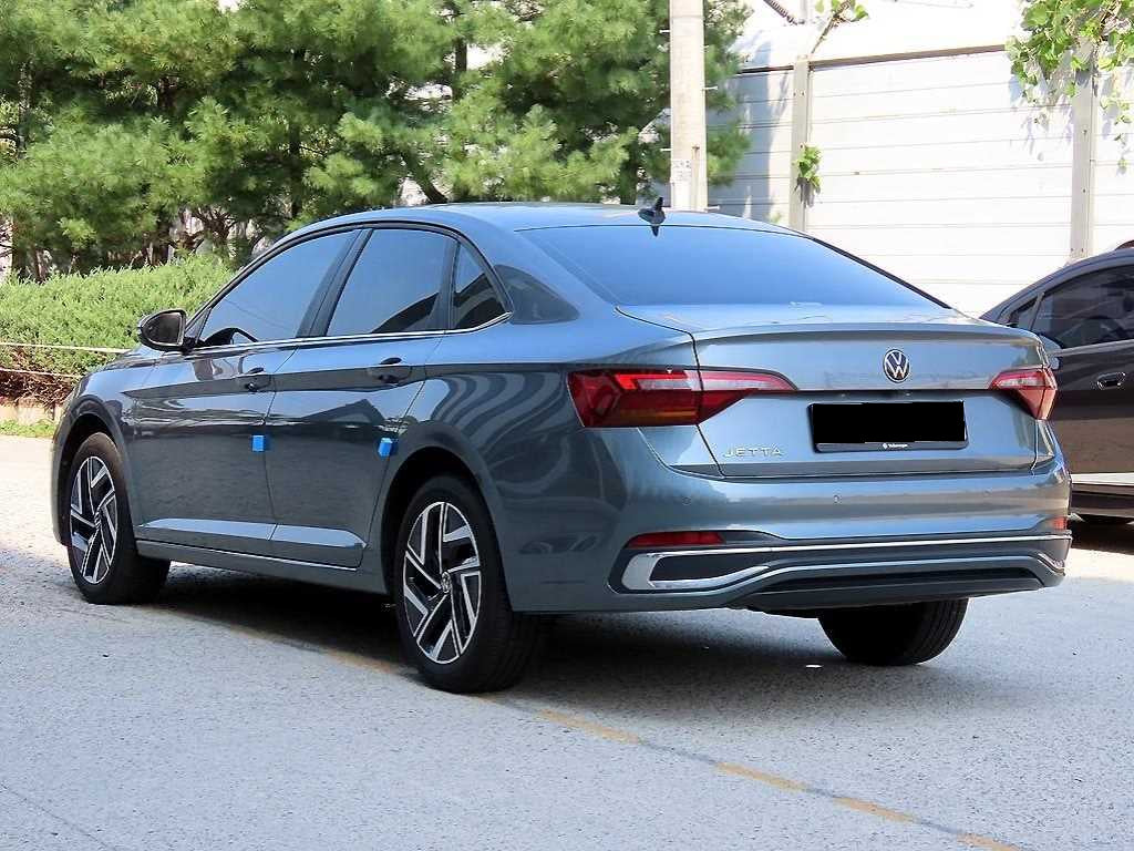 Volkswagen Jetta — photo 03
