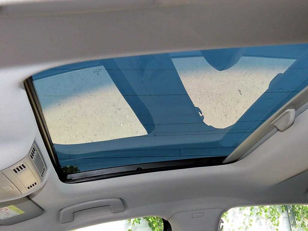 Volkswagen Jetta — photo 18