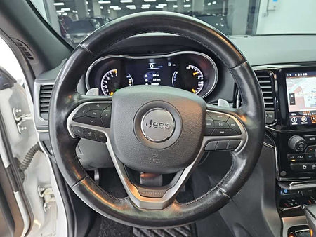 Jeep Cherokee — photo 09