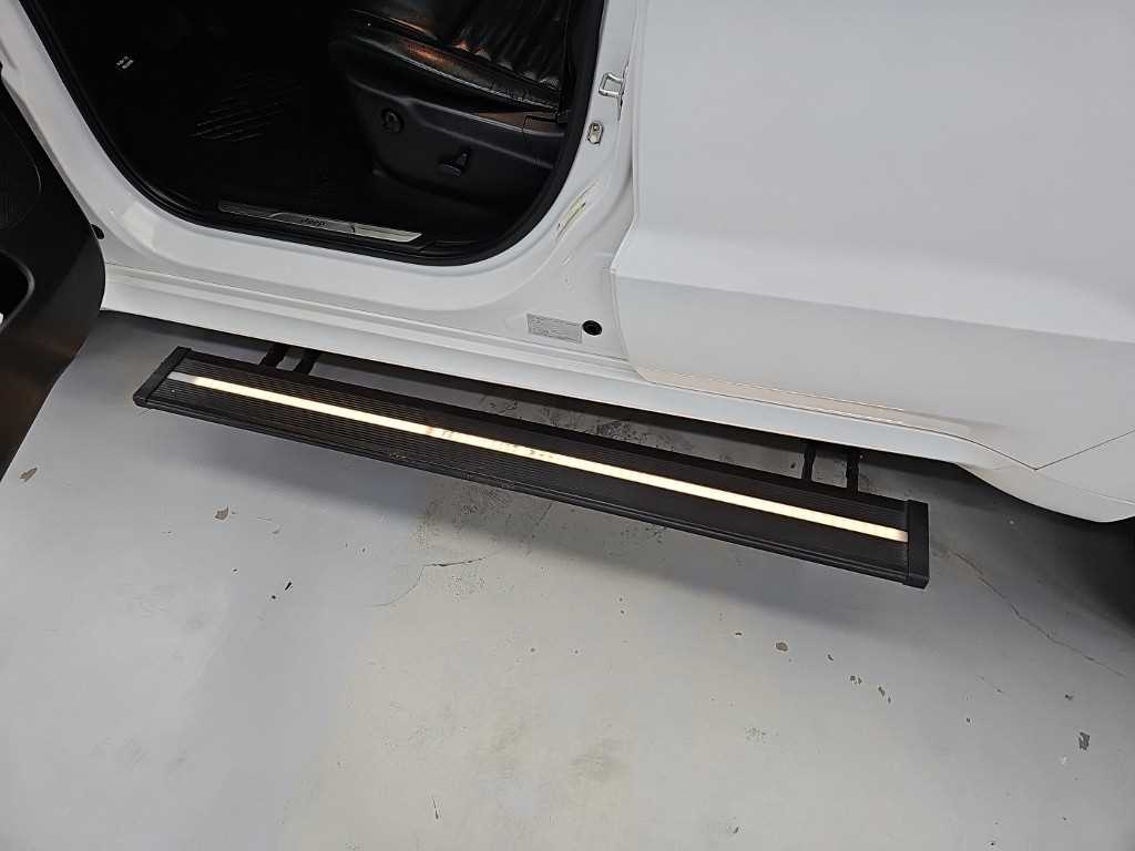 Jeep Cherokee — photo 13