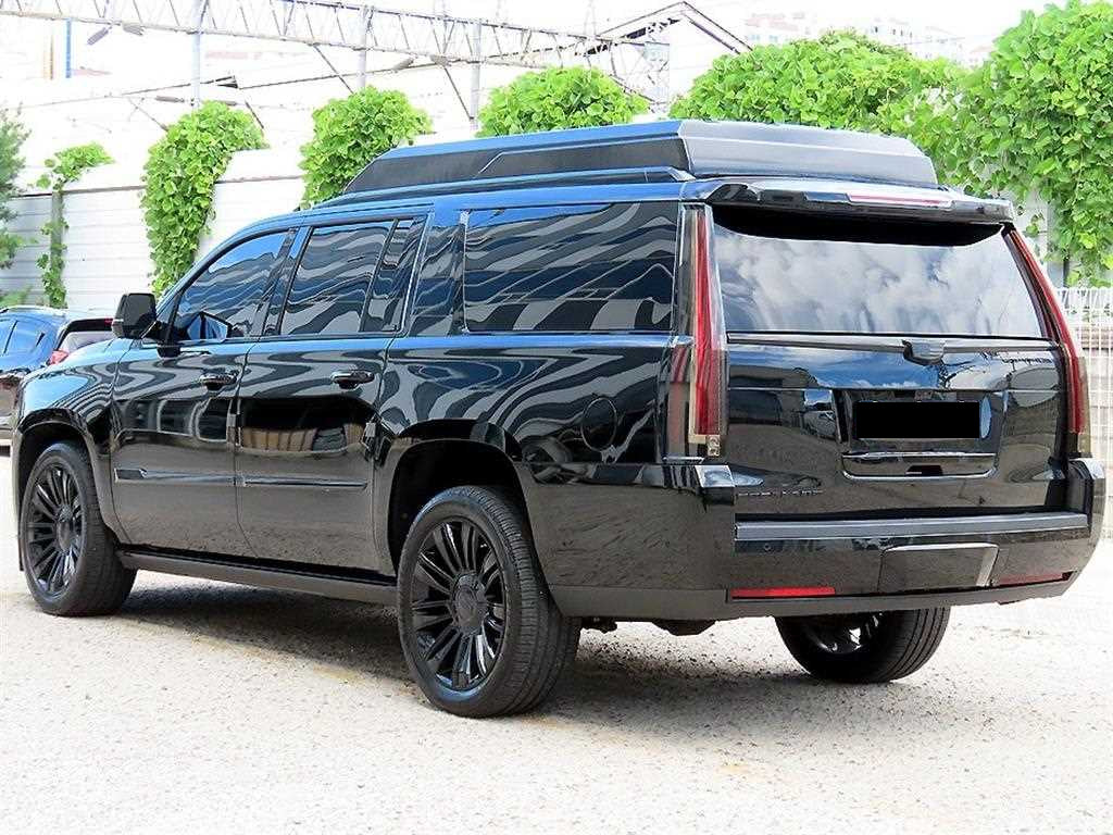 Cadillac Escalade — photo 03