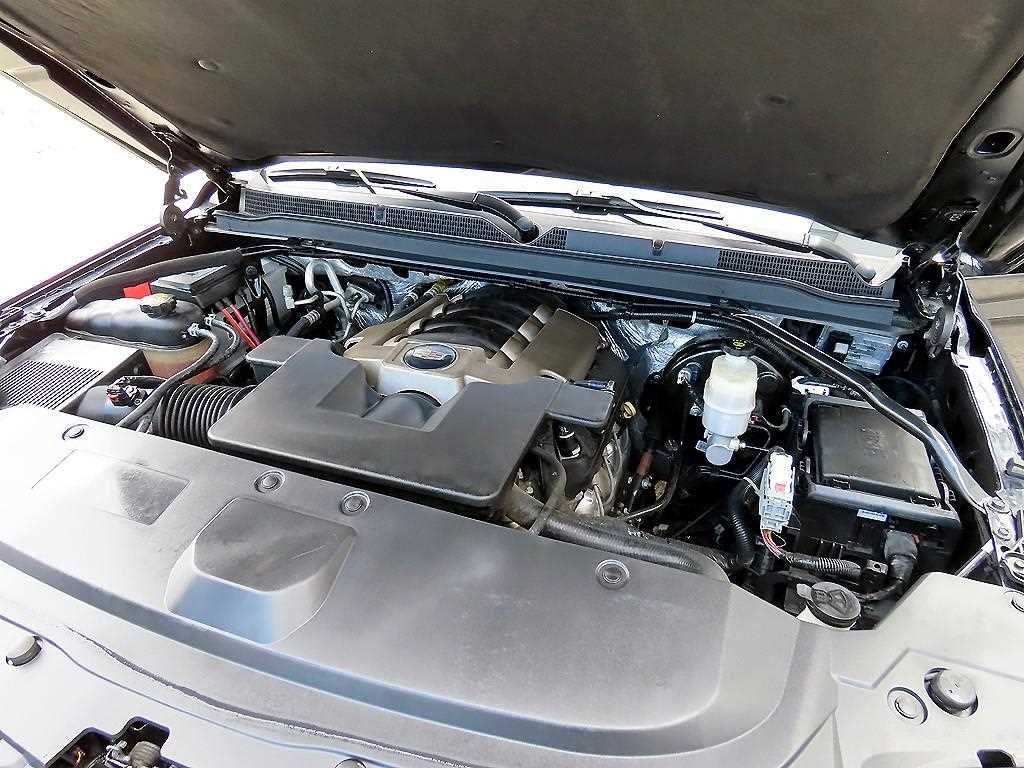 Cadillac Escalade — photo 19