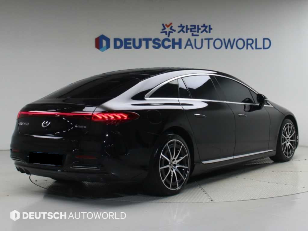 Mercedes-Benz EQS — photo 02