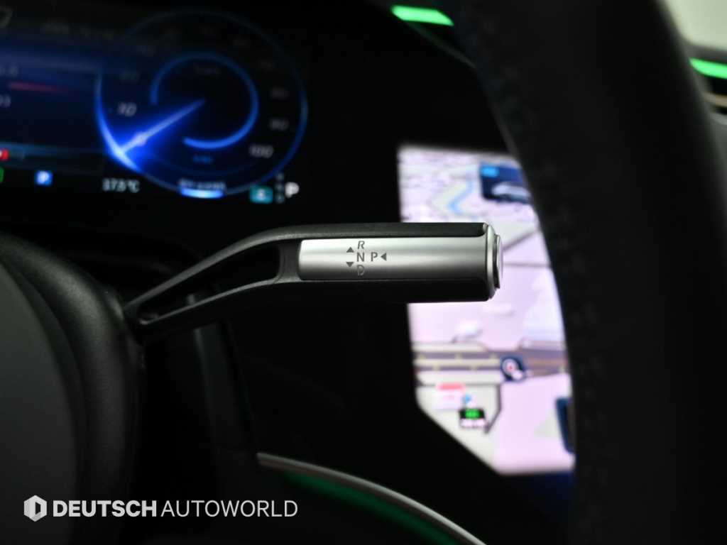 Mercedes-Benz EQS — photo 09