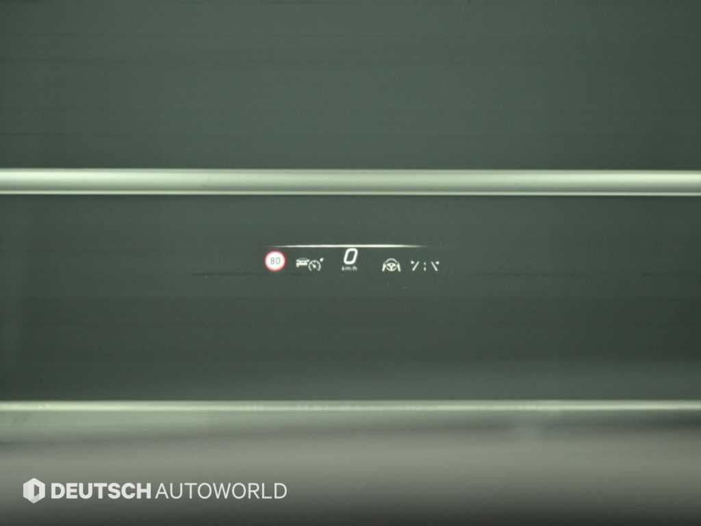 Mercedes-Benz EQS — photo 17