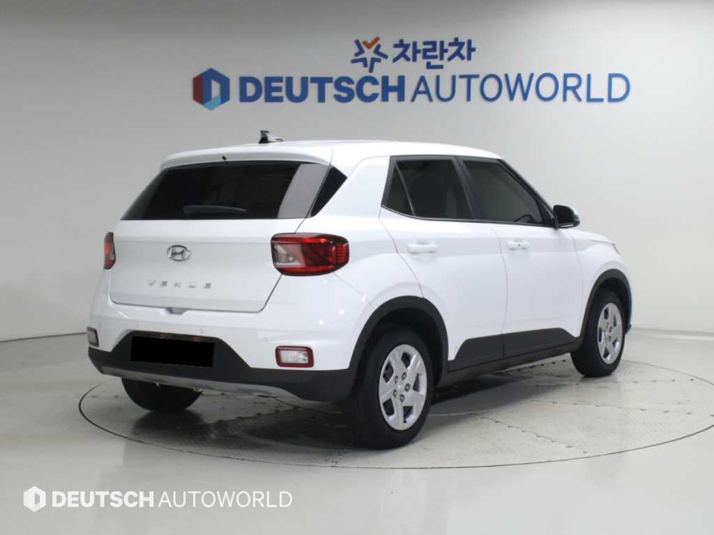 Hyundai Venue — photo 02