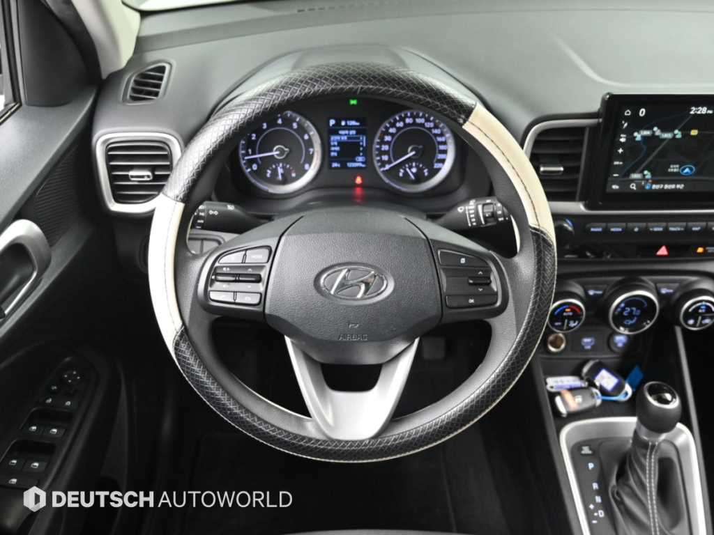 Hyundai Venue — photo 13