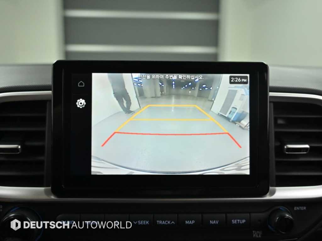 Hyundai Venue — photo 15
