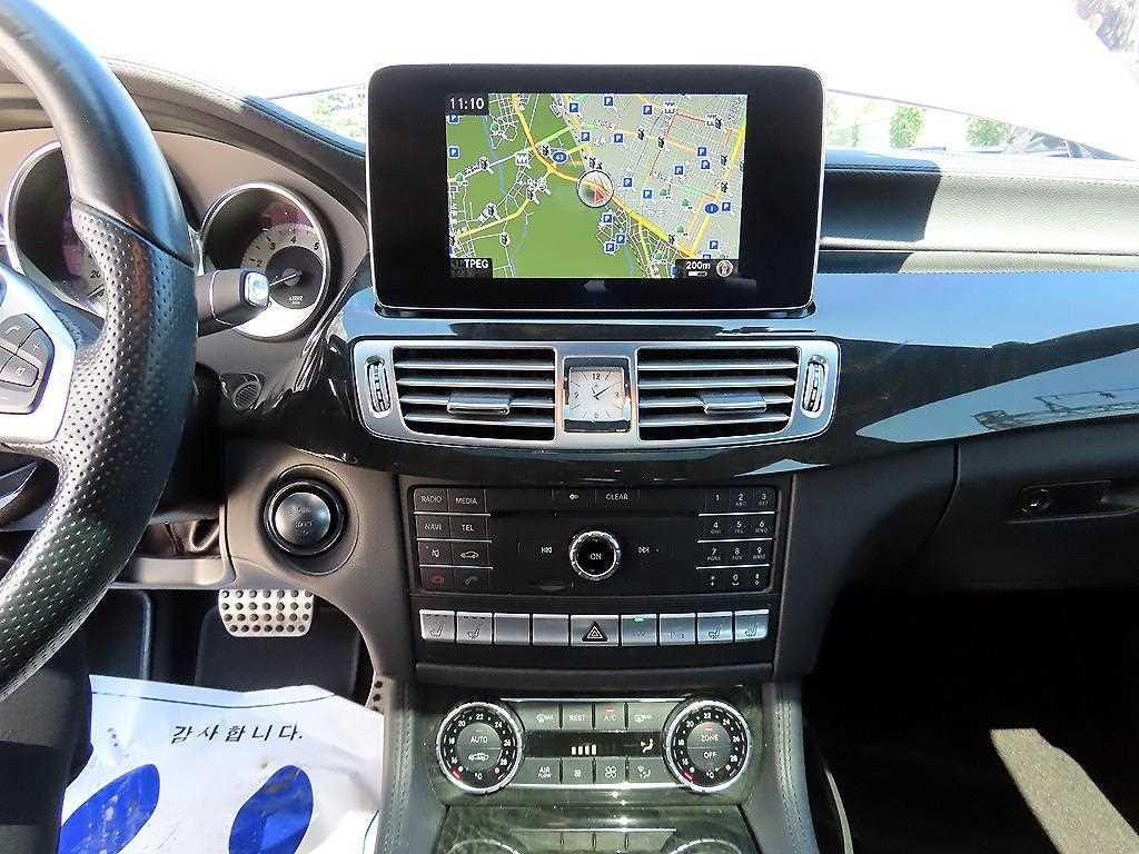 Mercedes-Benz CLS-Class — photo 12