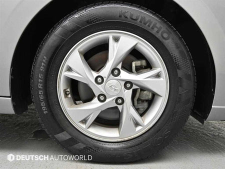 Hyundai Avante — photo 19