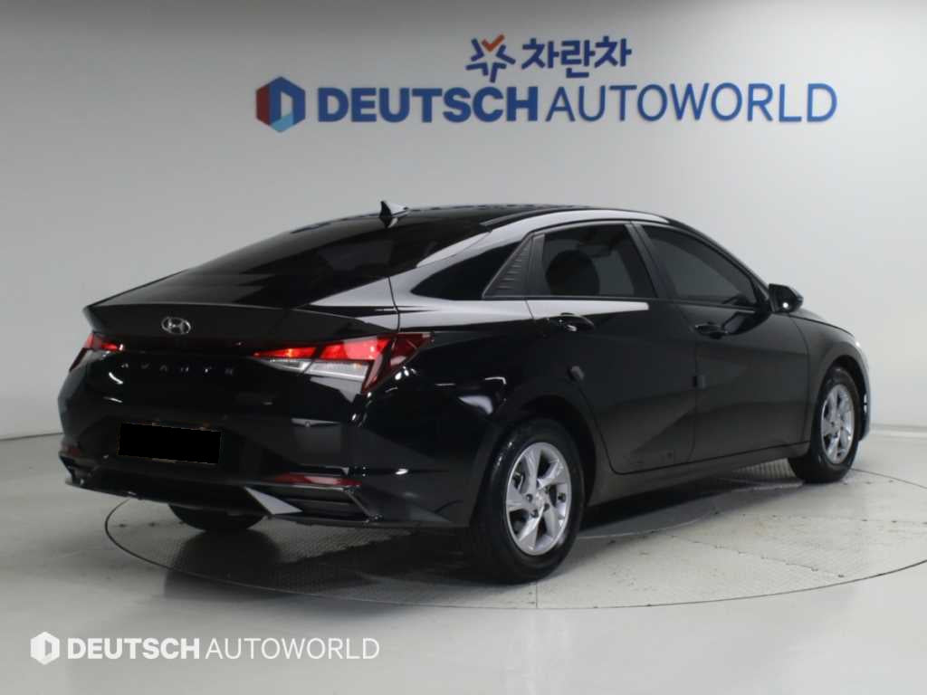 Hyundai Avante — photo 05