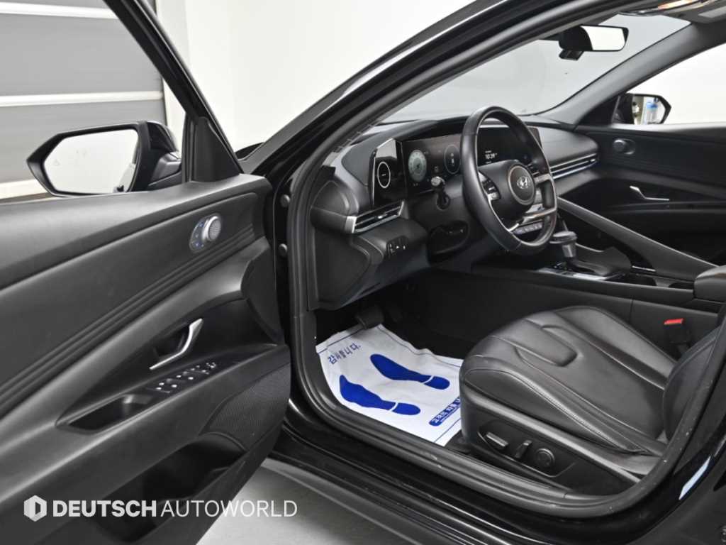 Hyundai Avante — photo 16
