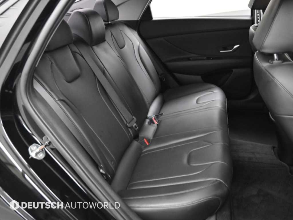 Hyundai Avante — photo 18