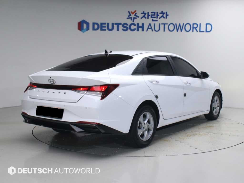 Hyundai Avante — photo 05