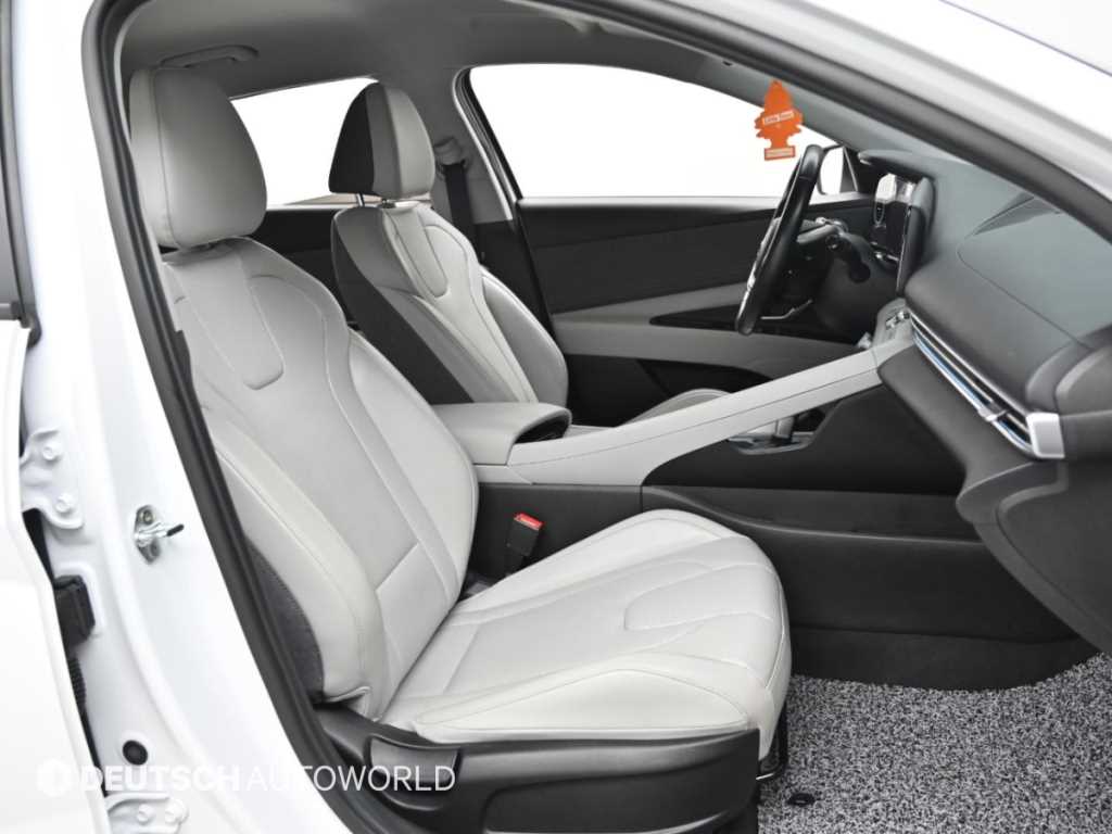 Hyundai Avante — photo 09
