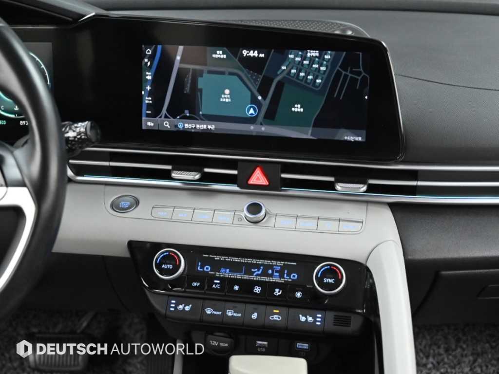 Hyundai Avante — photo 12