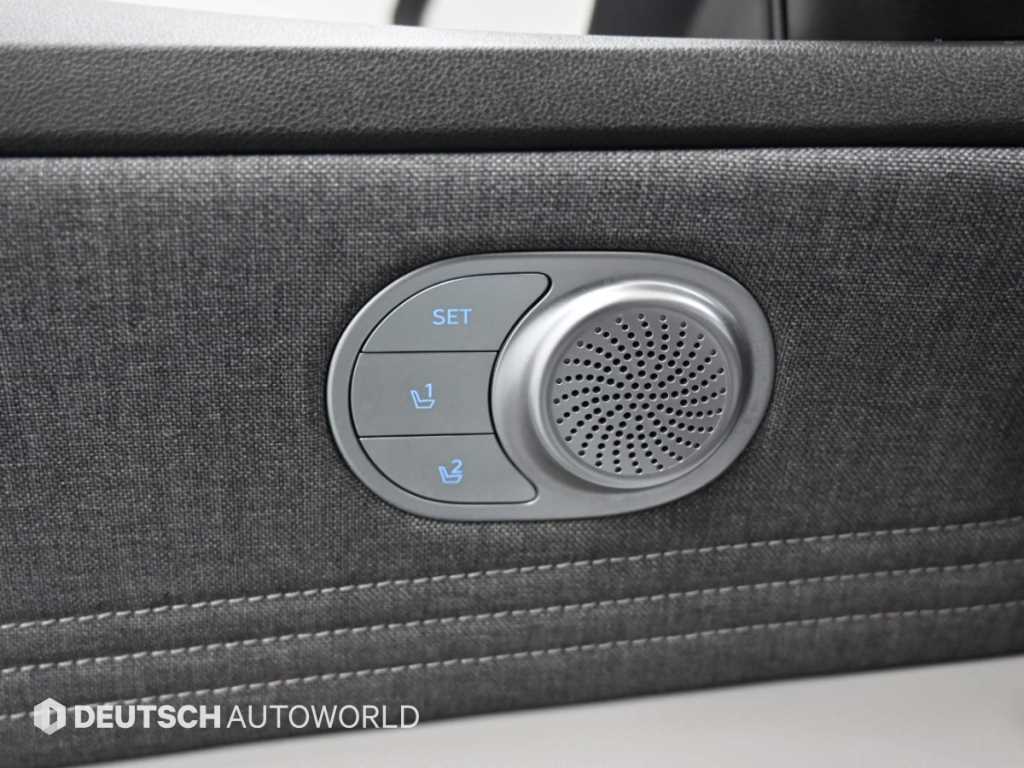 Hyundai Avante — photo 13