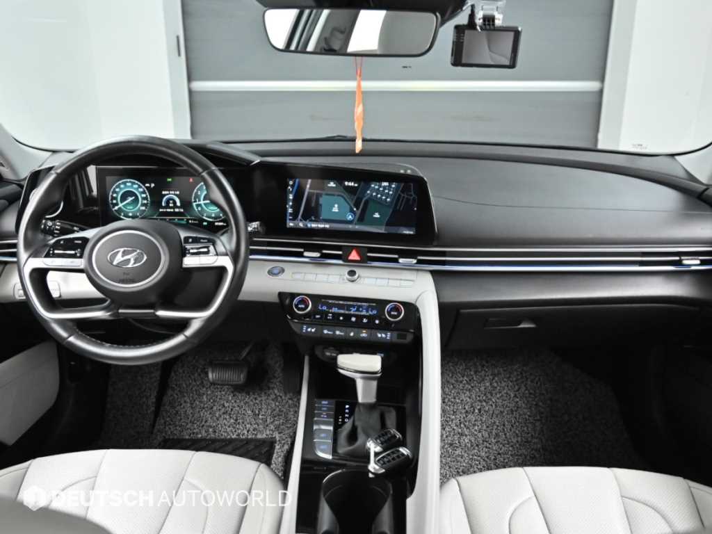 Hyundai Avante — photo 14