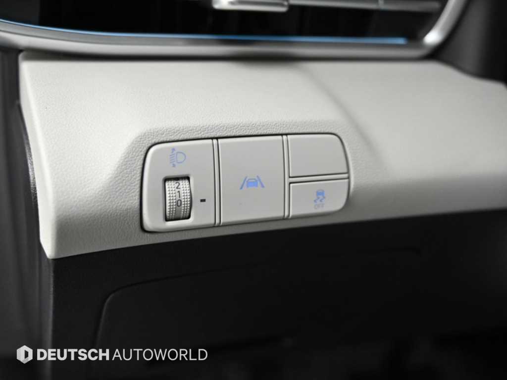Hyundai Avante — photo 18