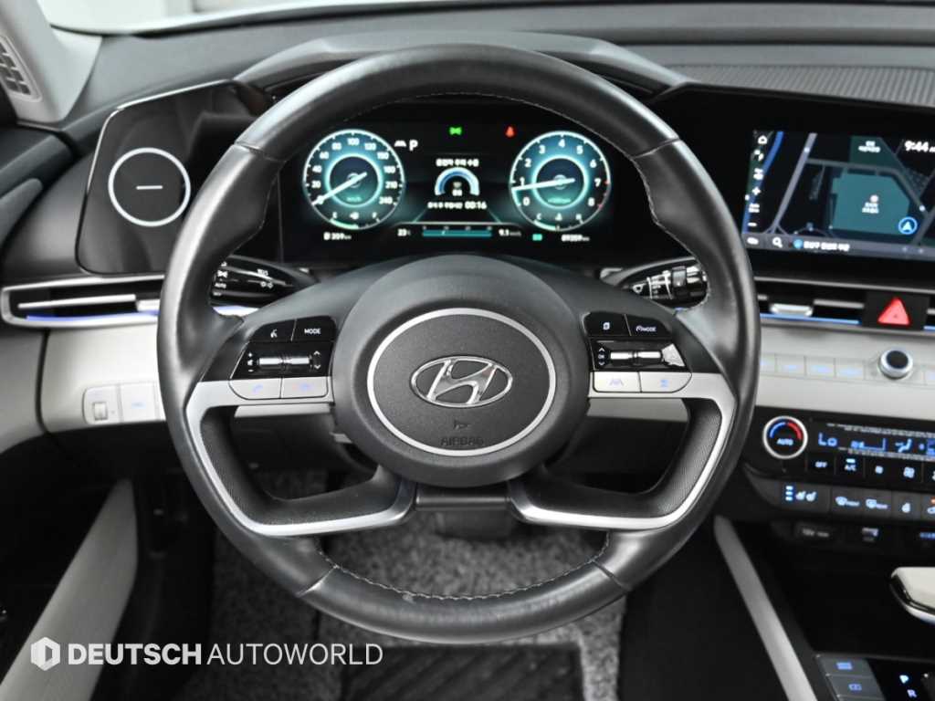 Hyundai Avante — photo 19