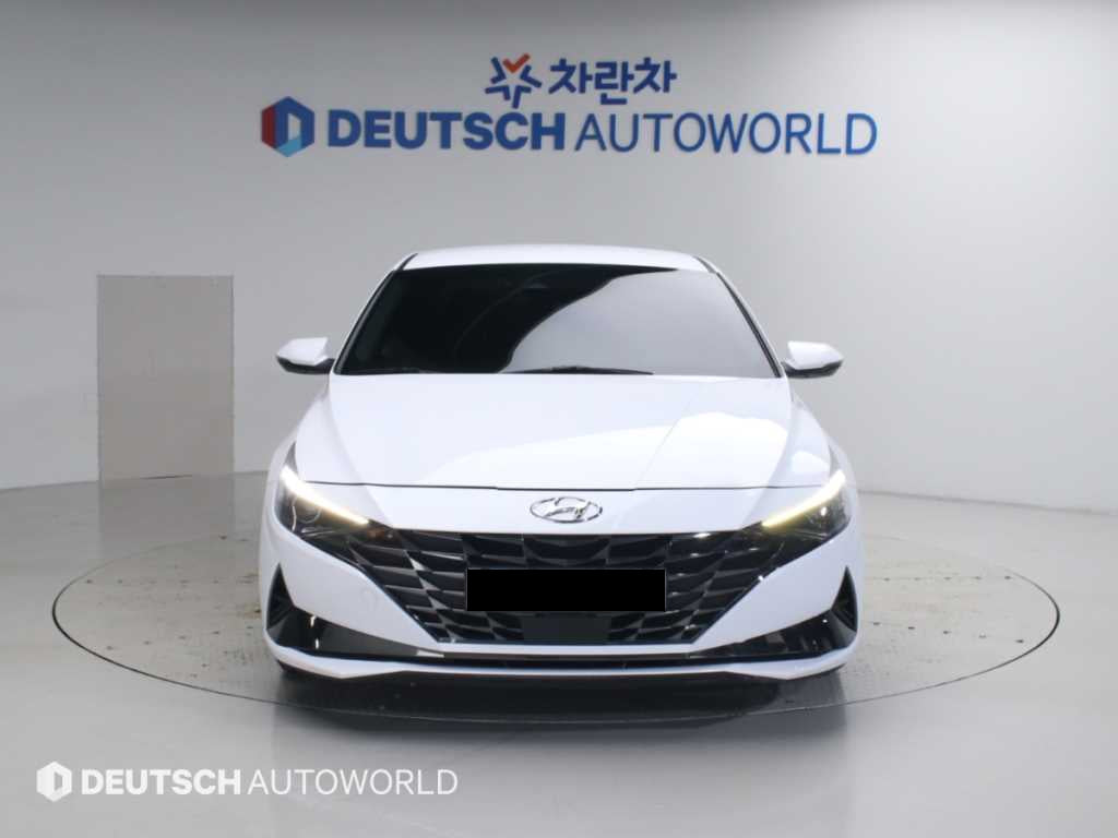 Hyundai Avante — photo 02