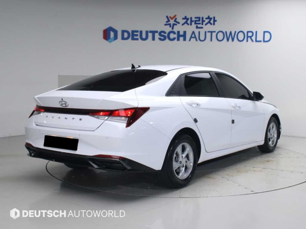 Hyundai Avante — photo 04