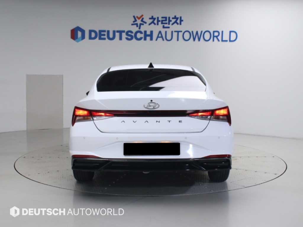 Hyundai Avante — photo 05