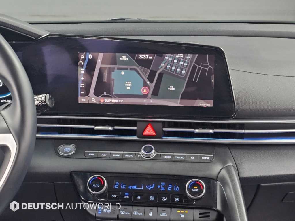 Hyundai Avante — photo 07