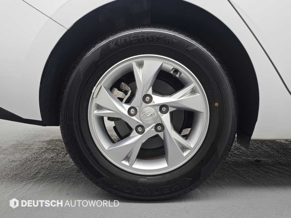 Hyundai Avante — photo 11