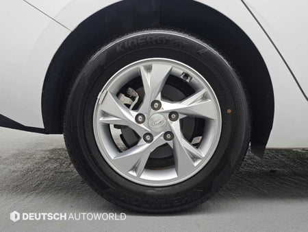 Hyundai Avante — photo 11