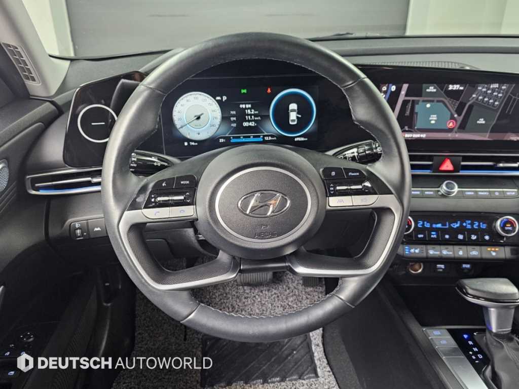 Hyundai Avante — photo 12